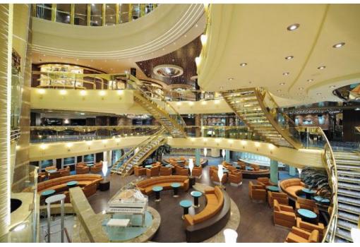 Atrium del MSC Fantasia 